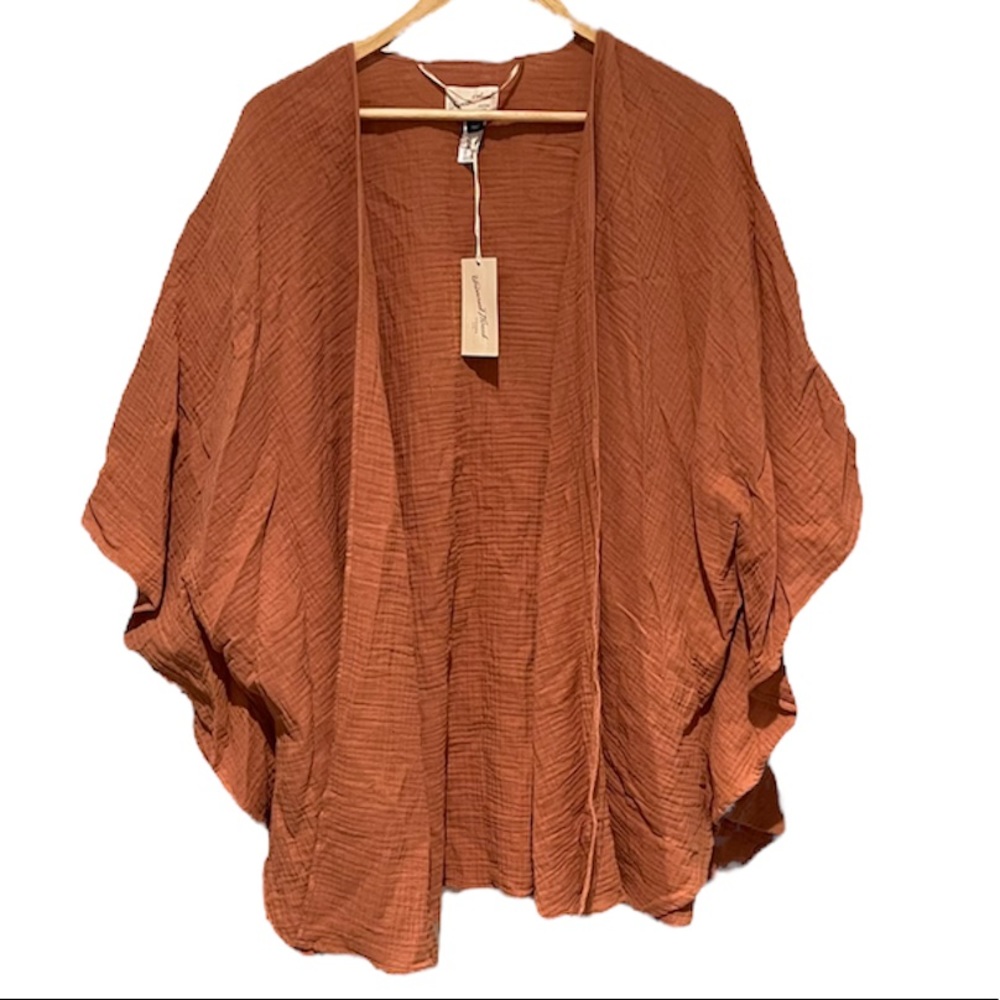 Universal Thread Rust Open Front Top